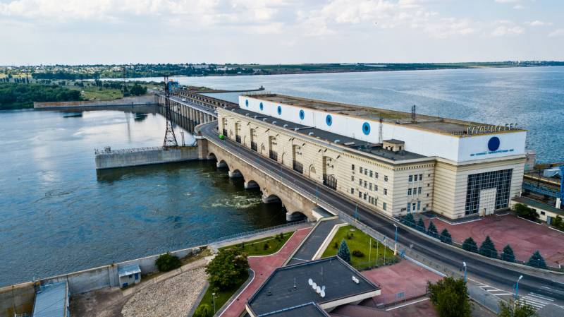 Undermining Kakhovskaya hydroelectric power station, Kakhovka Dam